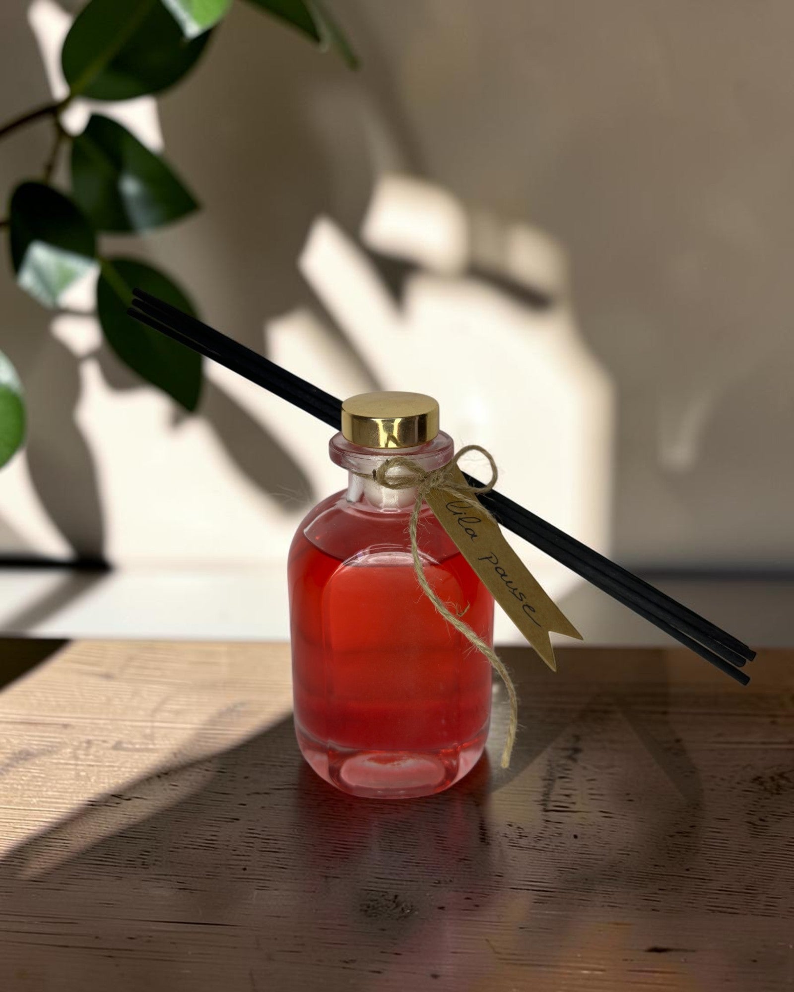Reed Diffuser Lila Pause - κόκκινο/ροζ με μαύρα sticks